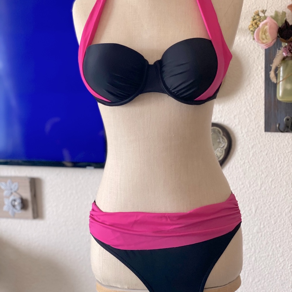 Venus bikini 👙